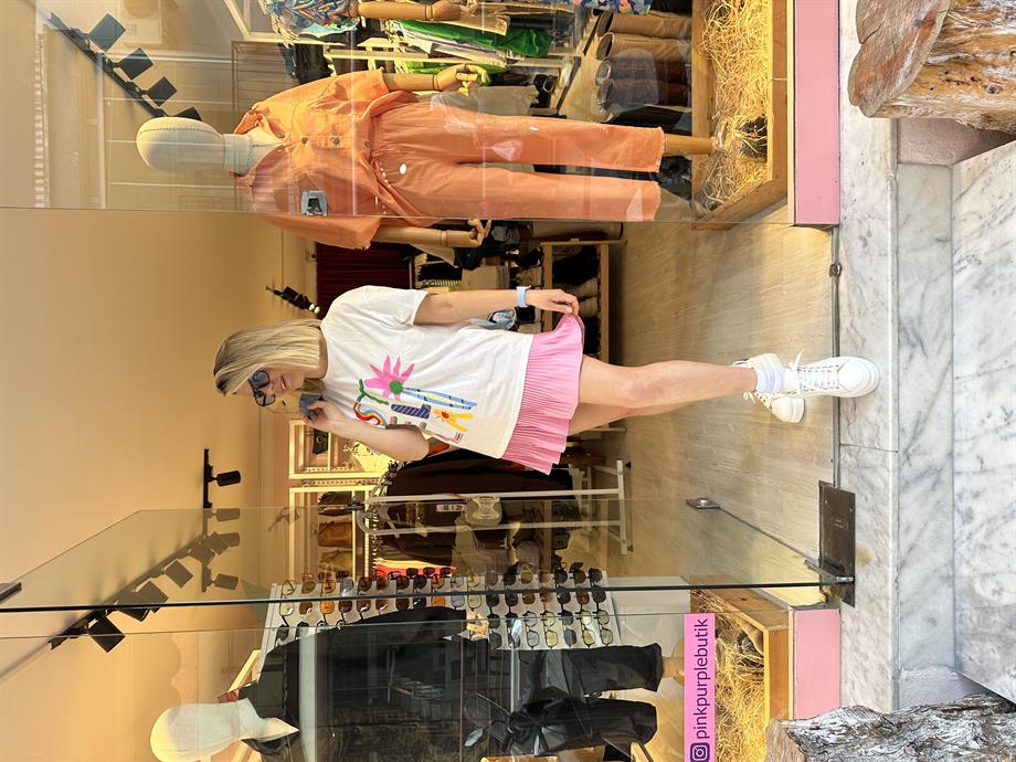 Pembe Pileli Etek