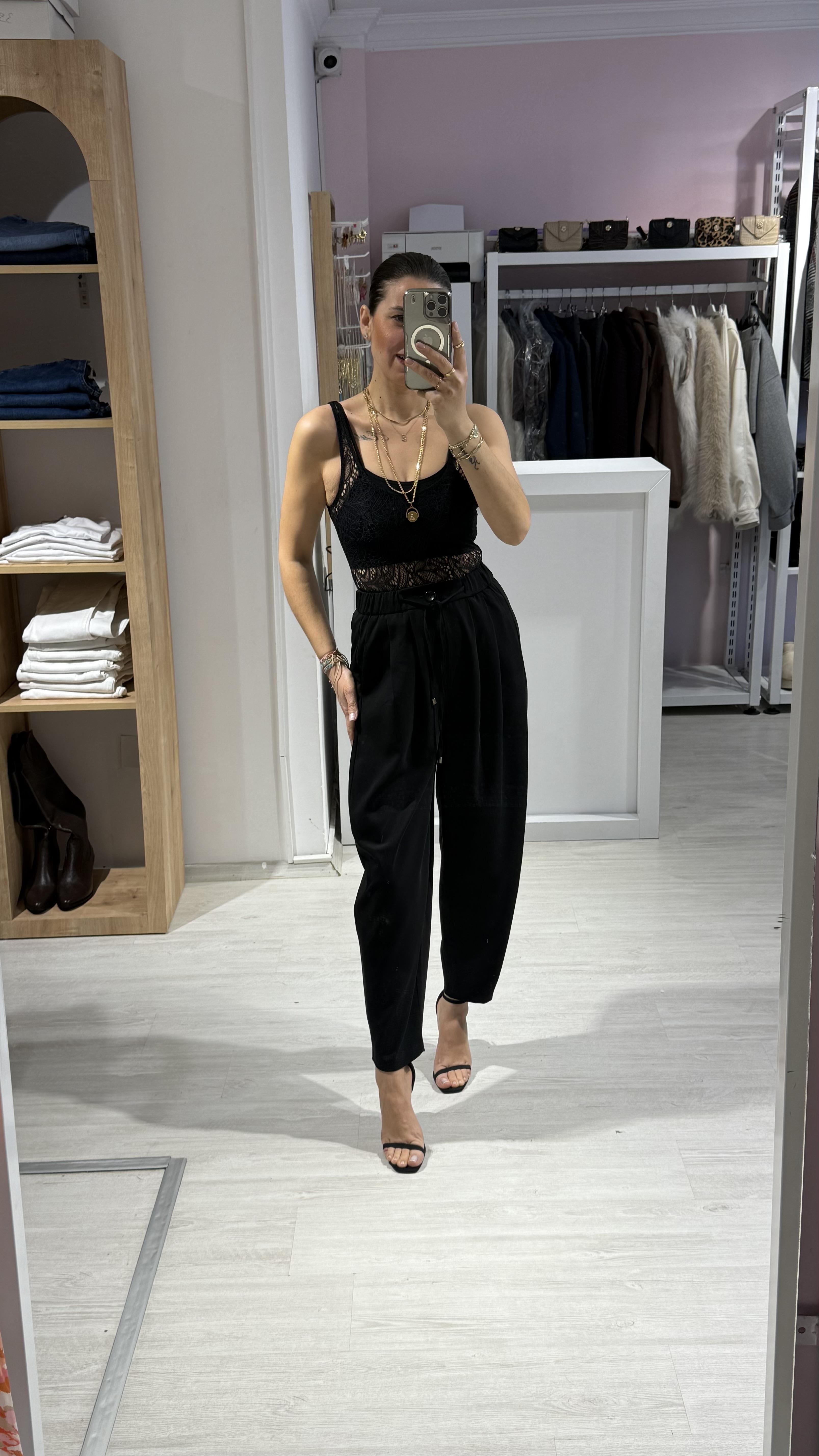 Siyah Dantel Bodysuit