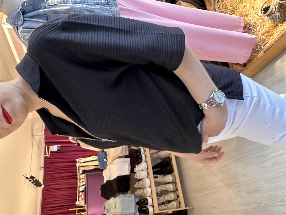 Siyah Fermuarlı Tshirt