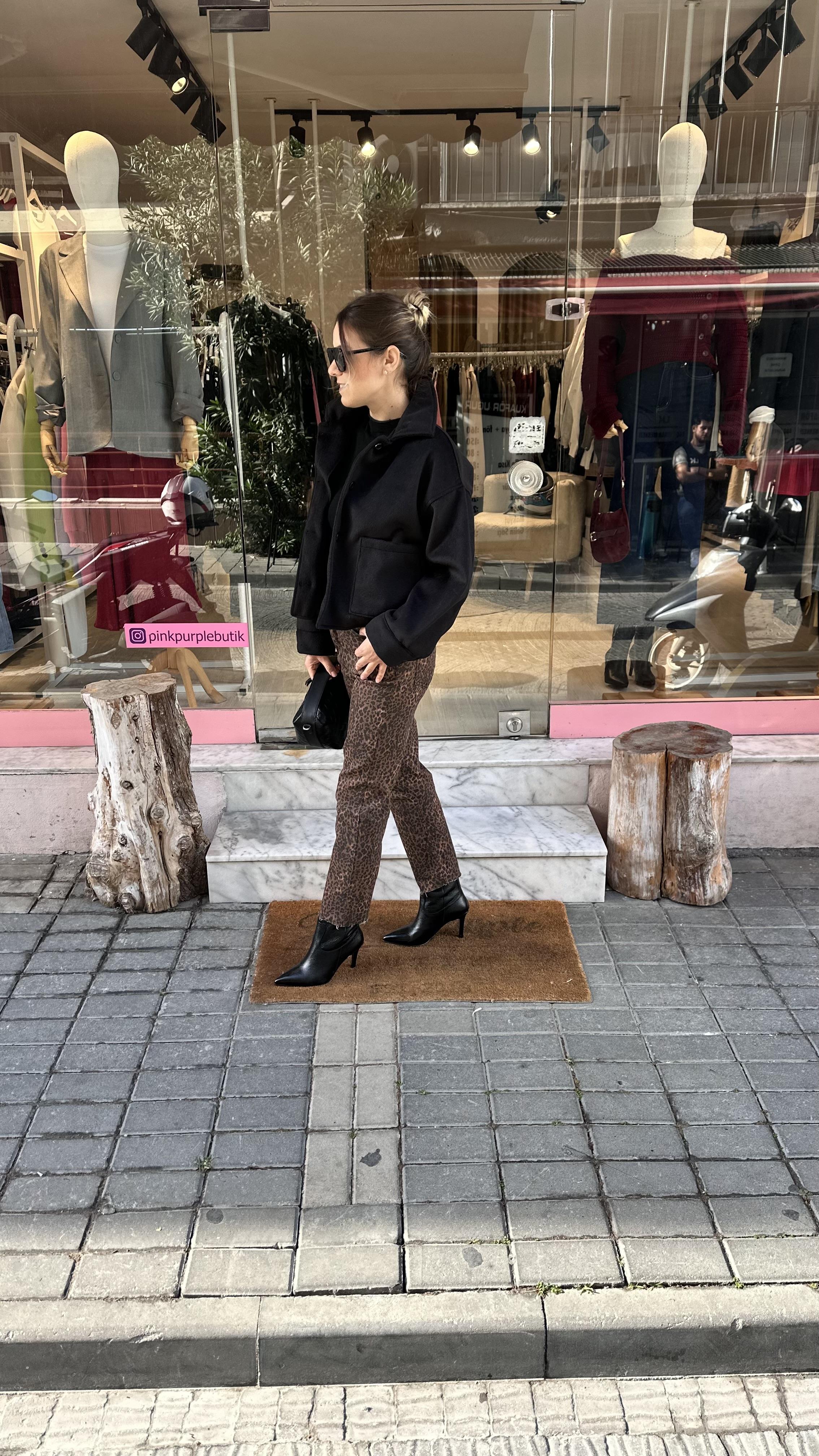 Siyah Kısa Kaşe Ceket 