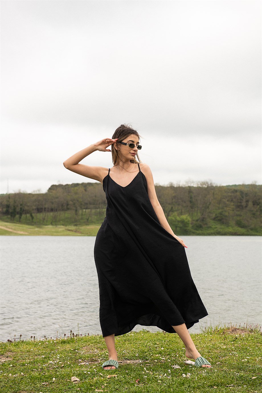 Siyah Ayarlanabilir Askılı Uzun Elbise Tencel Kumaş | Berse Butik