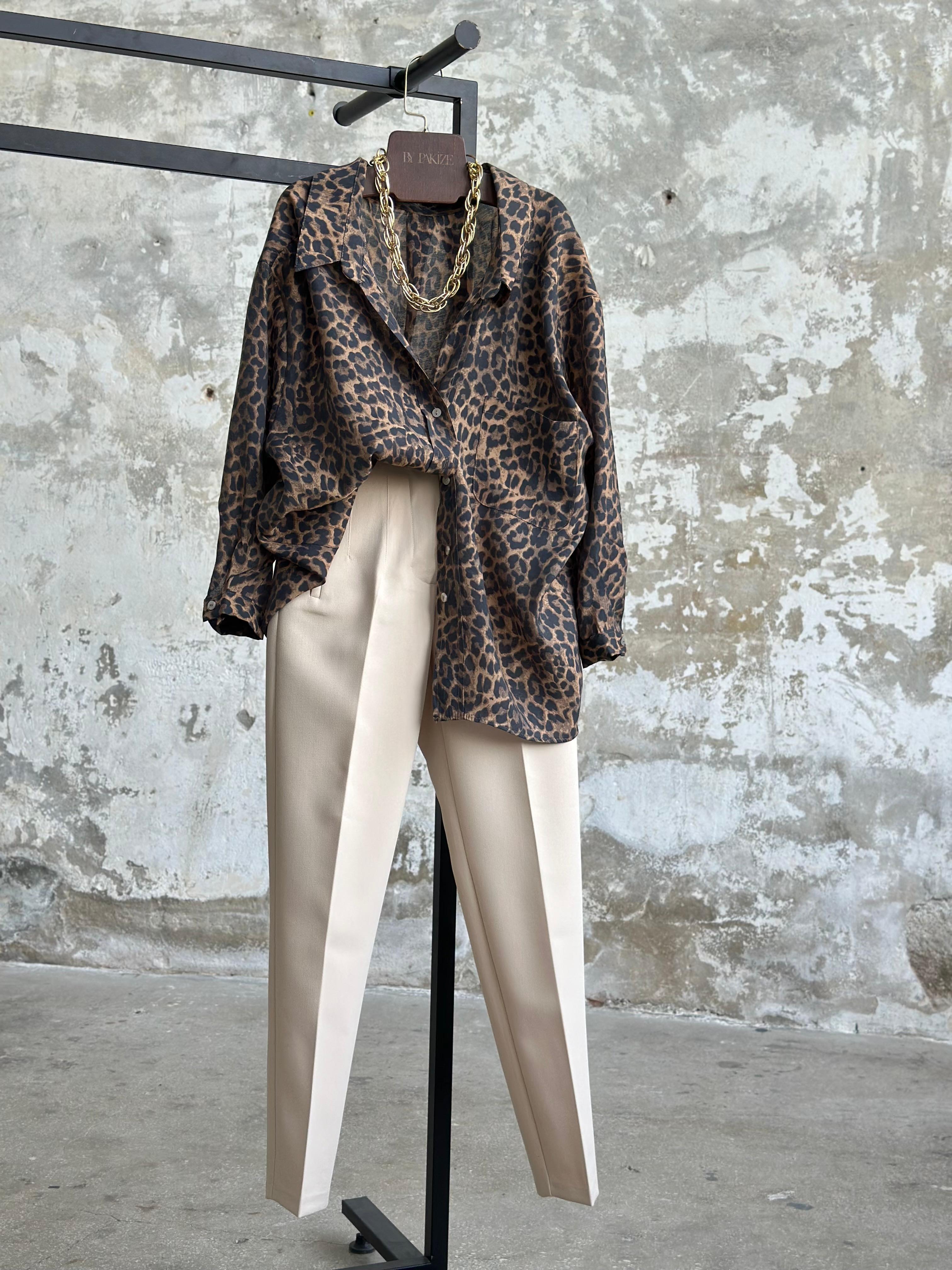 Düşük Omuzlu Oversize Leopar Desenli Gömlek (Kahve)