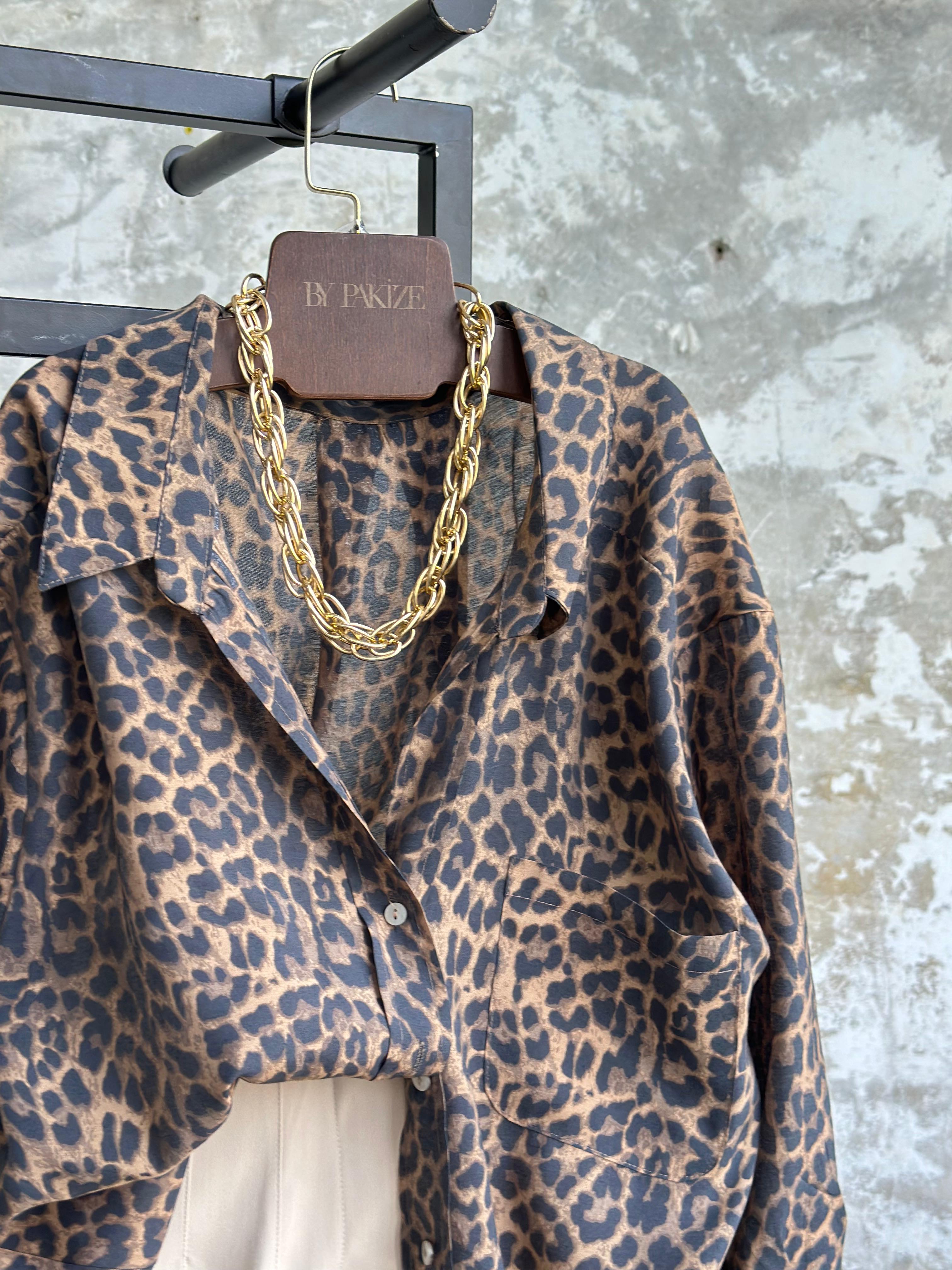 Düşük Omuzlu Oversize Leopar Desenli Gömlek (Kahve)