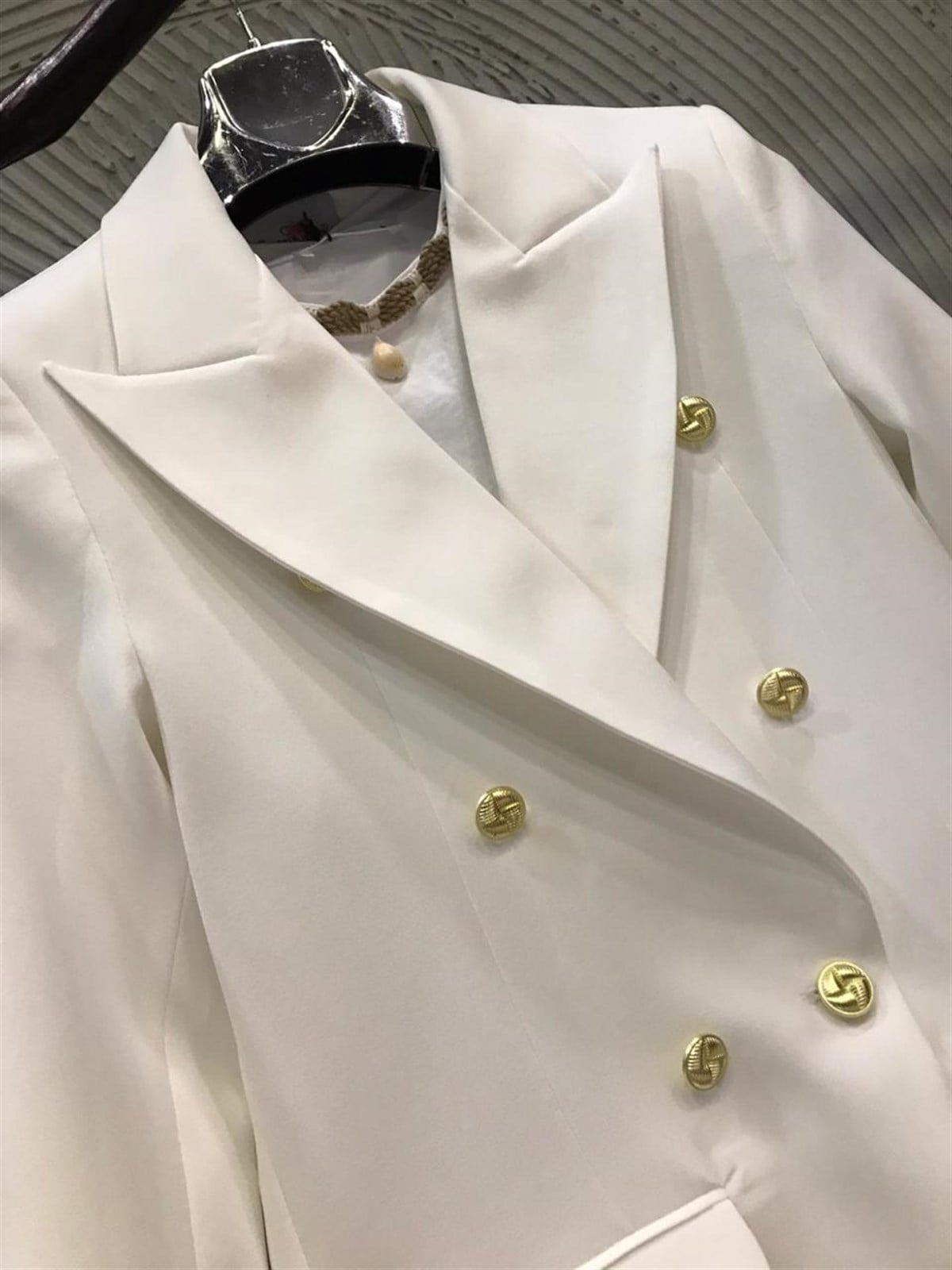 Gold Düğmeli Blazer Ceket (BEYAZ)