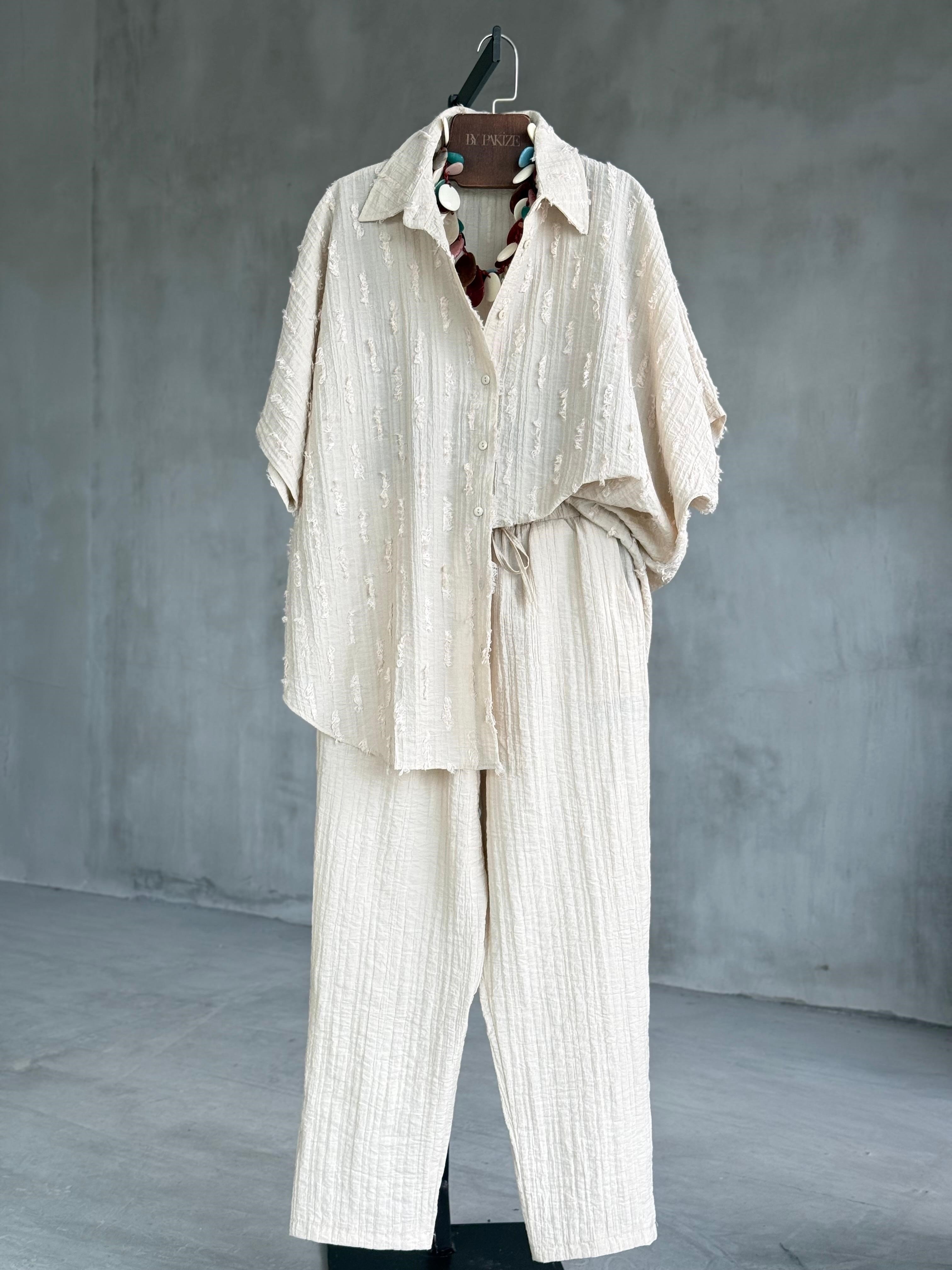 Kırçıl Detaylı Yakalı Takım (Taş)