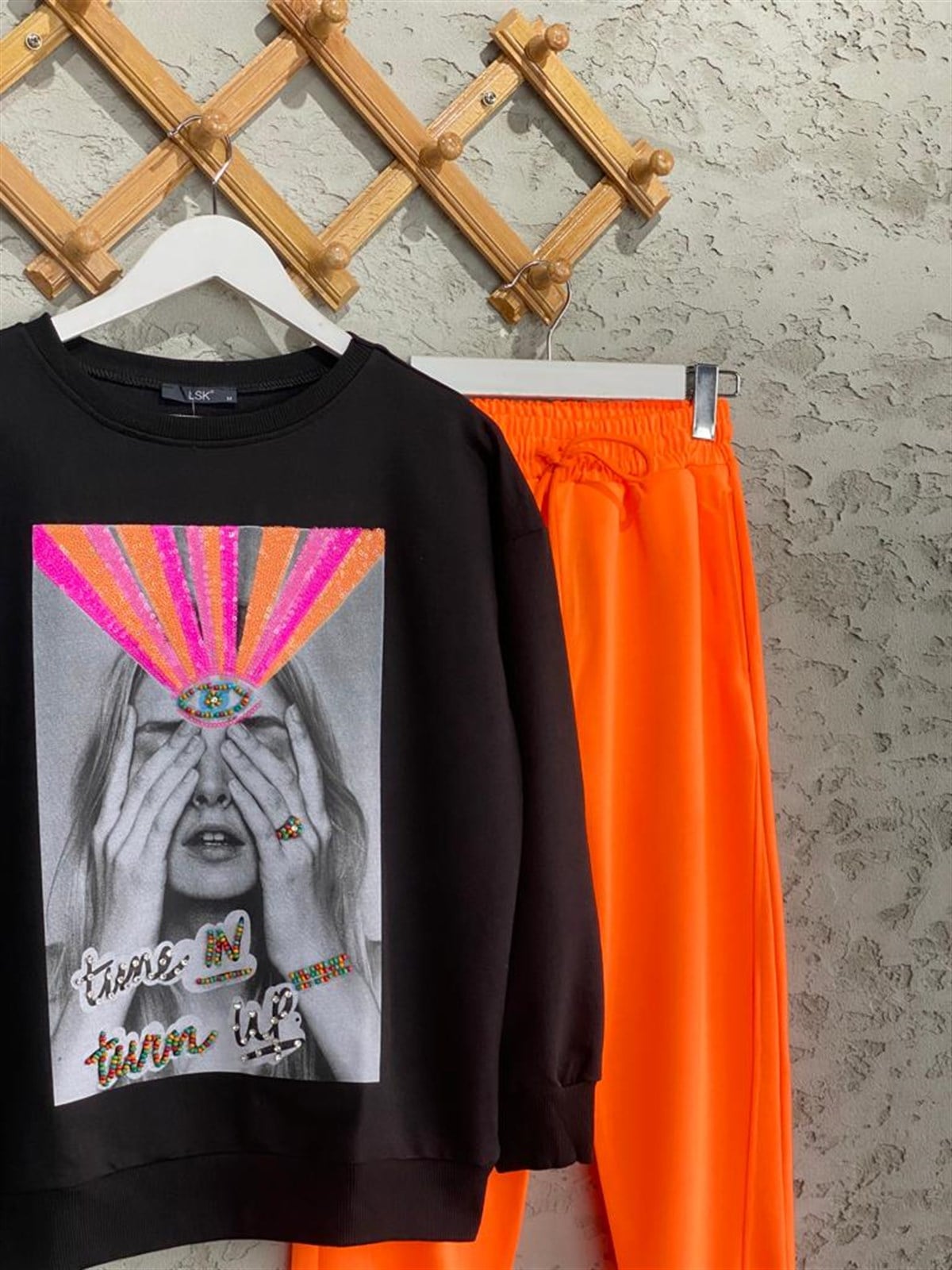 Kız Nakışlı Renkli Payet Baskılı Sweat (Siyah)