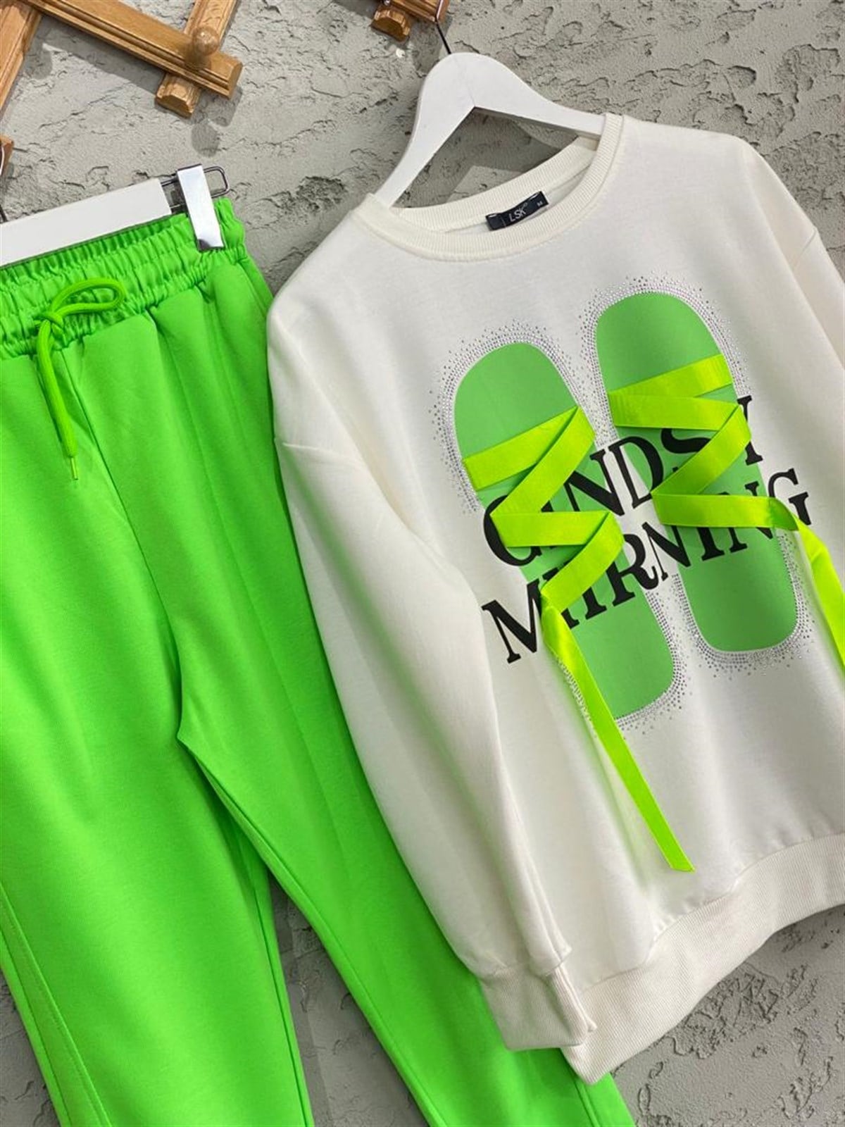 Kurdele Detaylı Sweat (Ekru)