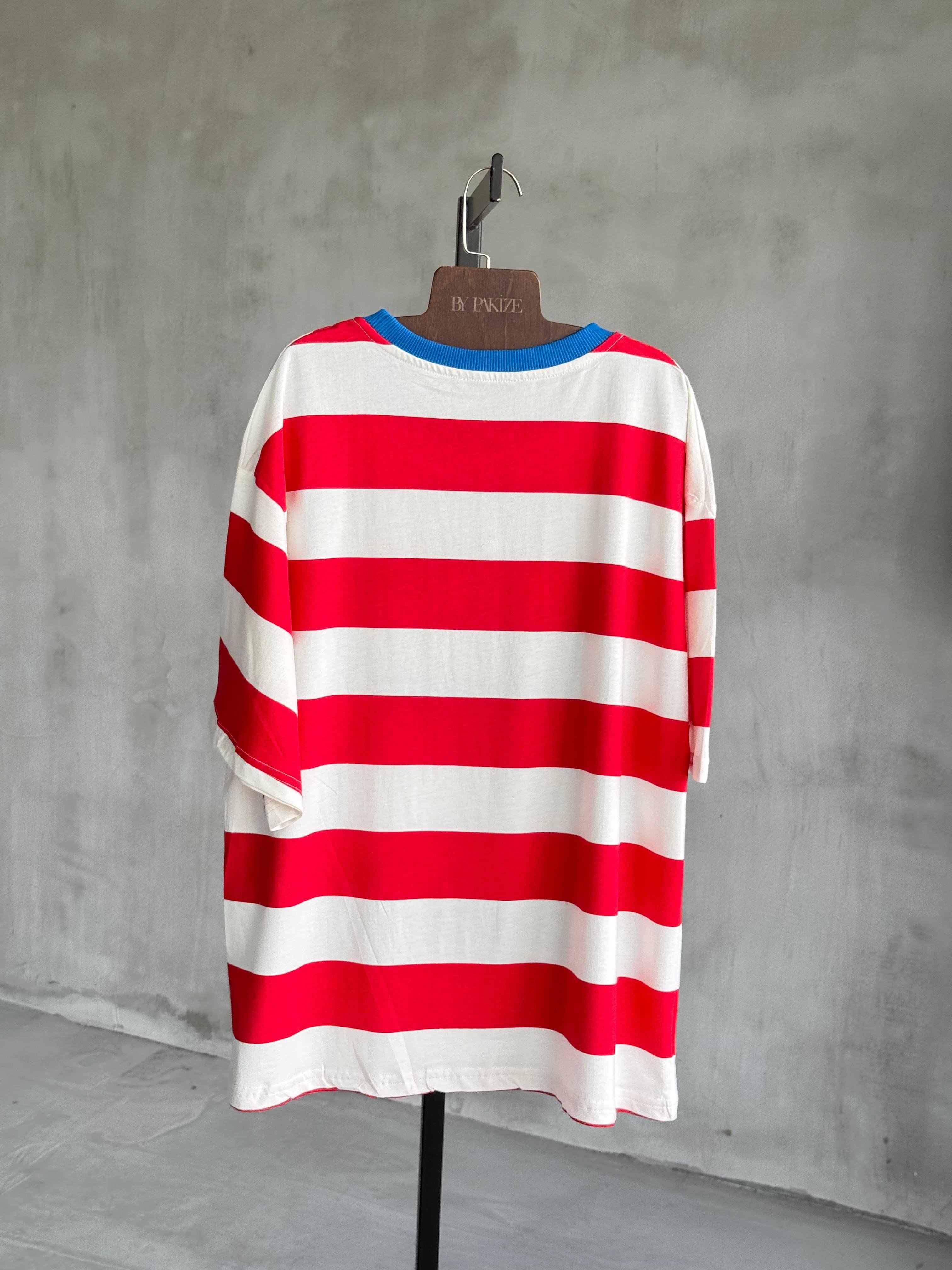 ÜRETİM AŞAMASINDADIR ÖN SİPARİŞE AÇIKTIR...Çizgili Istakoz Baskılı Dokuma Tişört (Kırmızı)