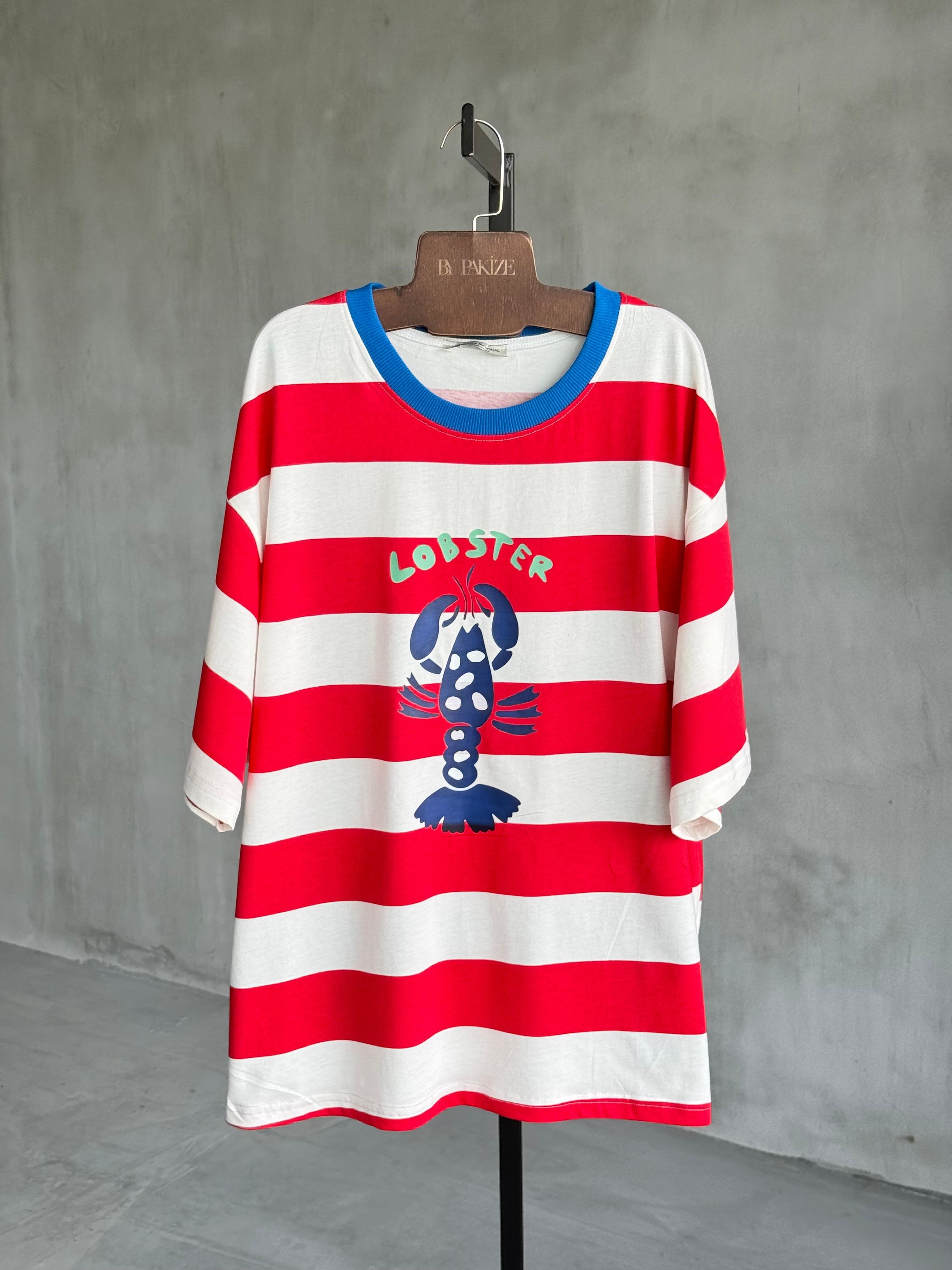 ÜRETİM AŞAMASINDADIR ÖN SİPARİŞE AÇIKTIR...Çizgili Istakoz Baskılı Dokuma Tişört (Kırmızı)