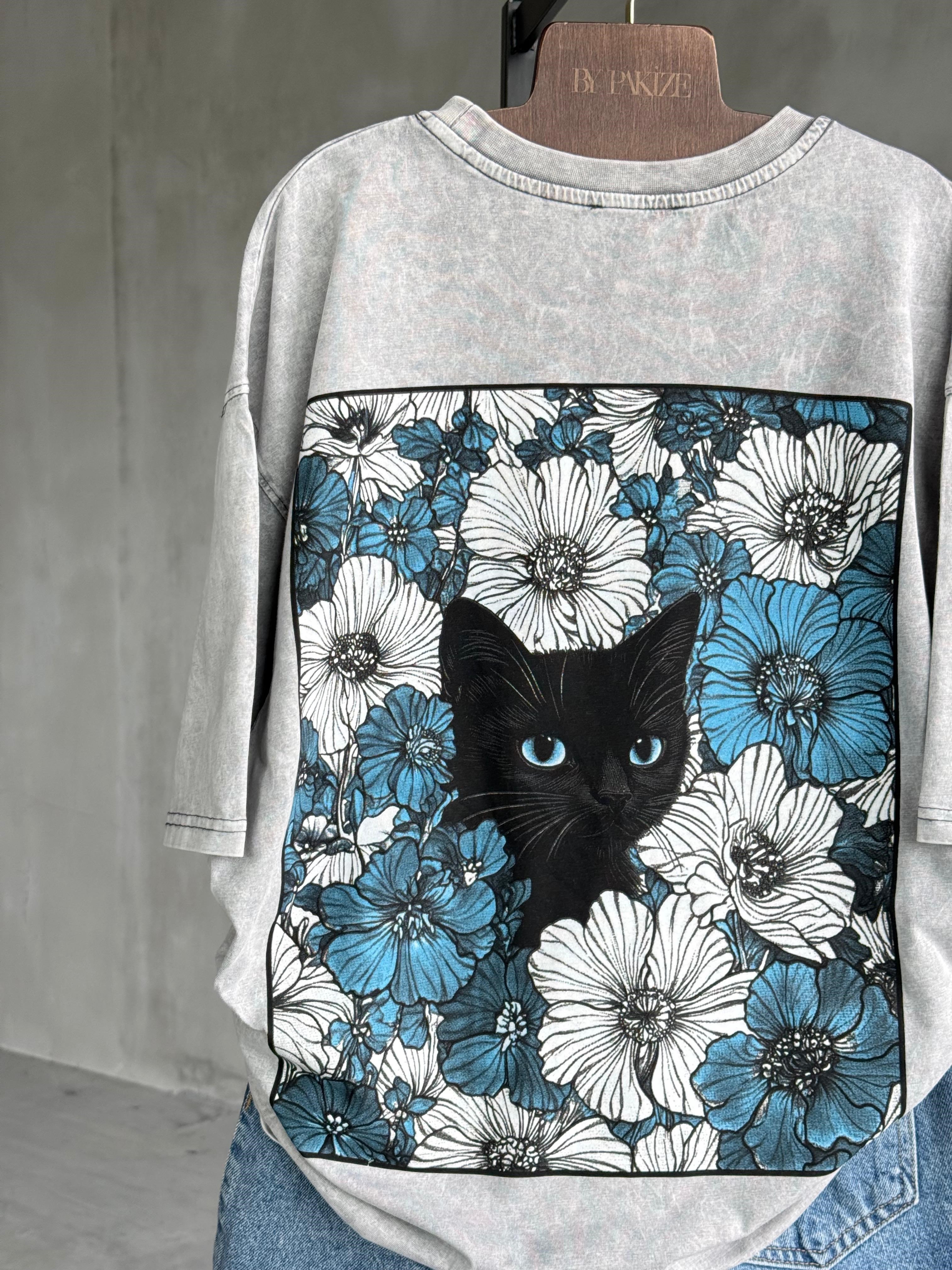 Sırt Kedi Baskılı Taş Yıkamalı Oversize Tişört (Gri)