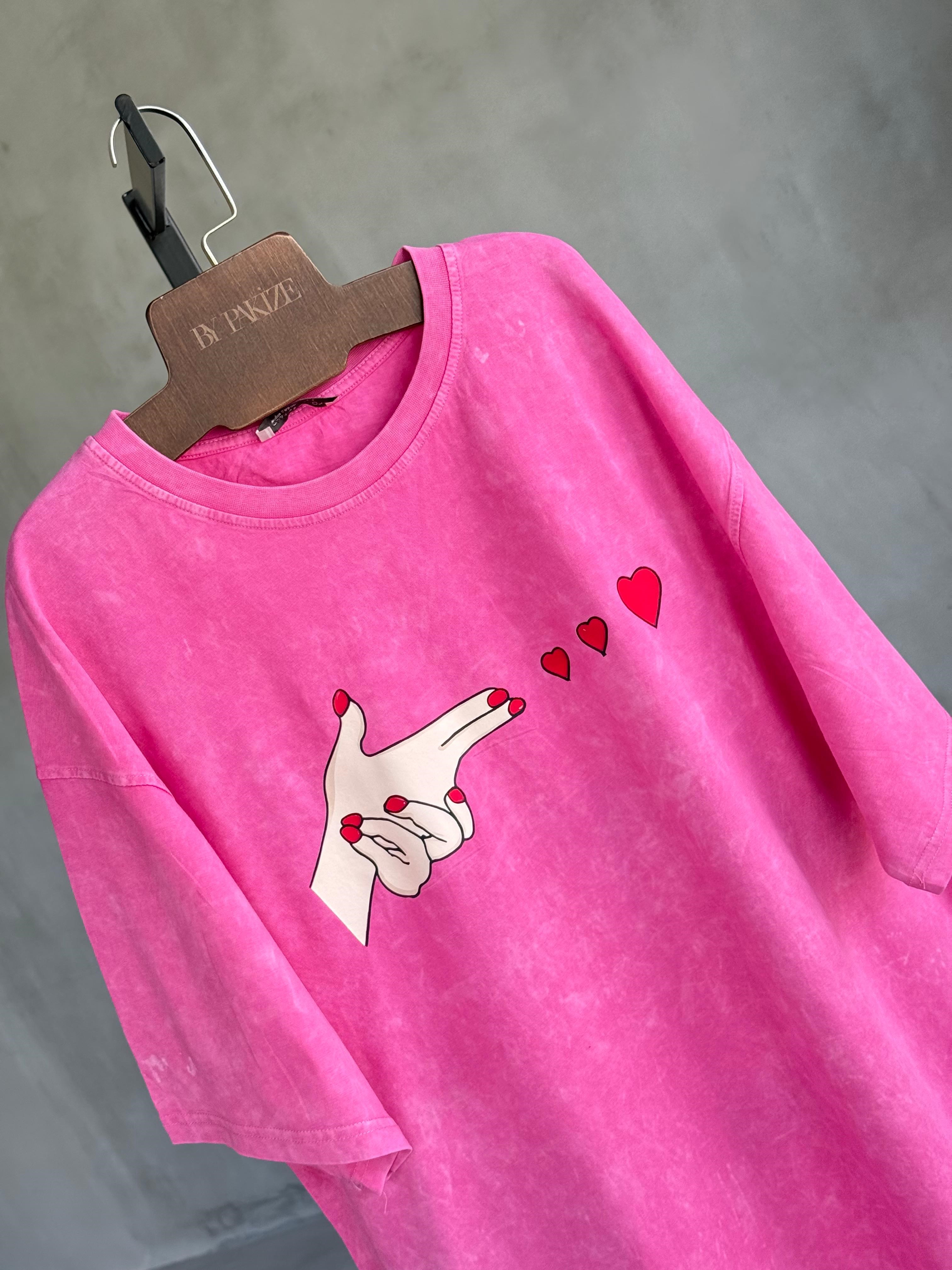 Taş Yıkamalı Kalp Baskılı Oversize Tişört (Pembe)