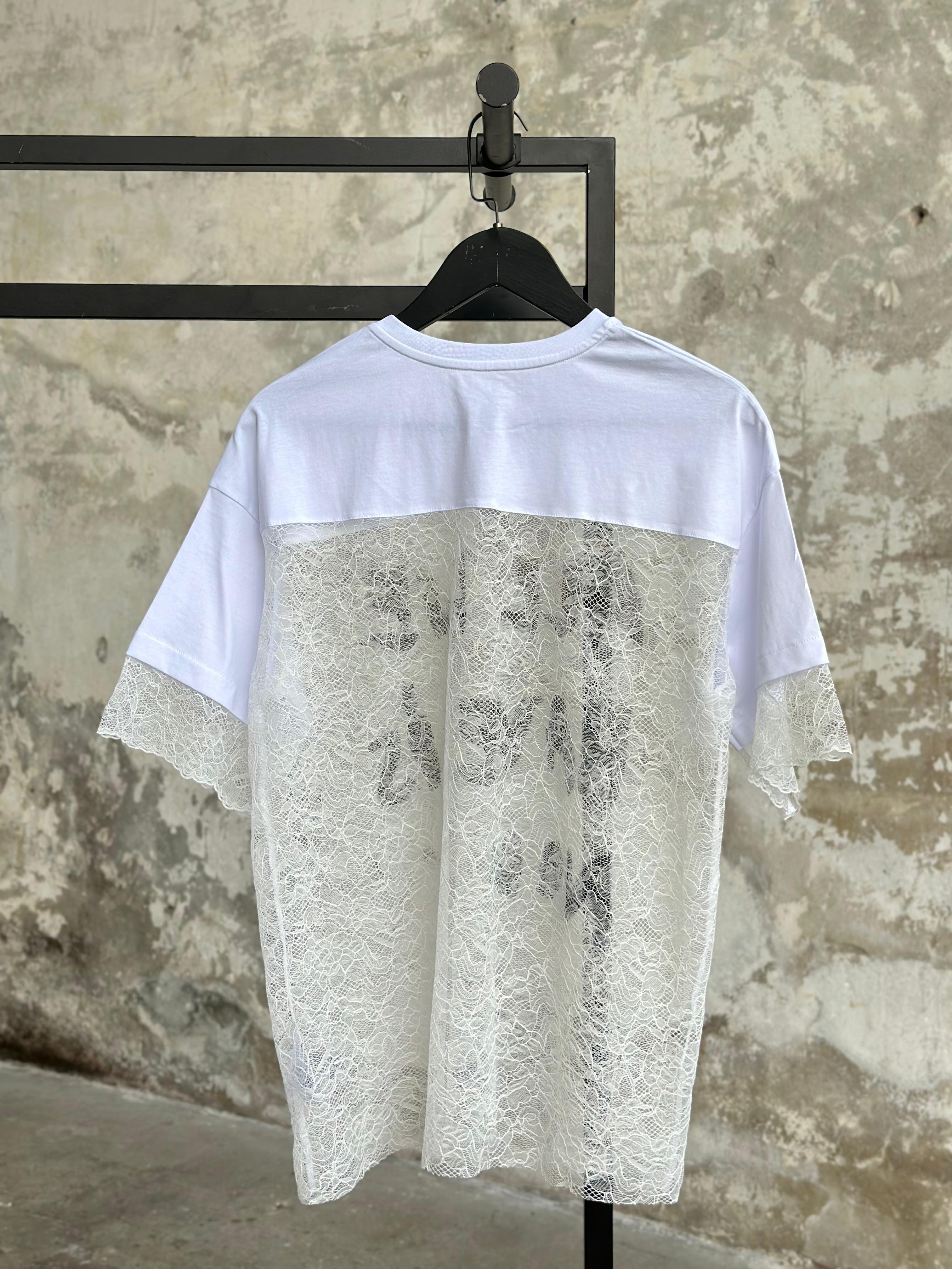 Tasarım Dantel İşçilikli Tişört (Beyaz)