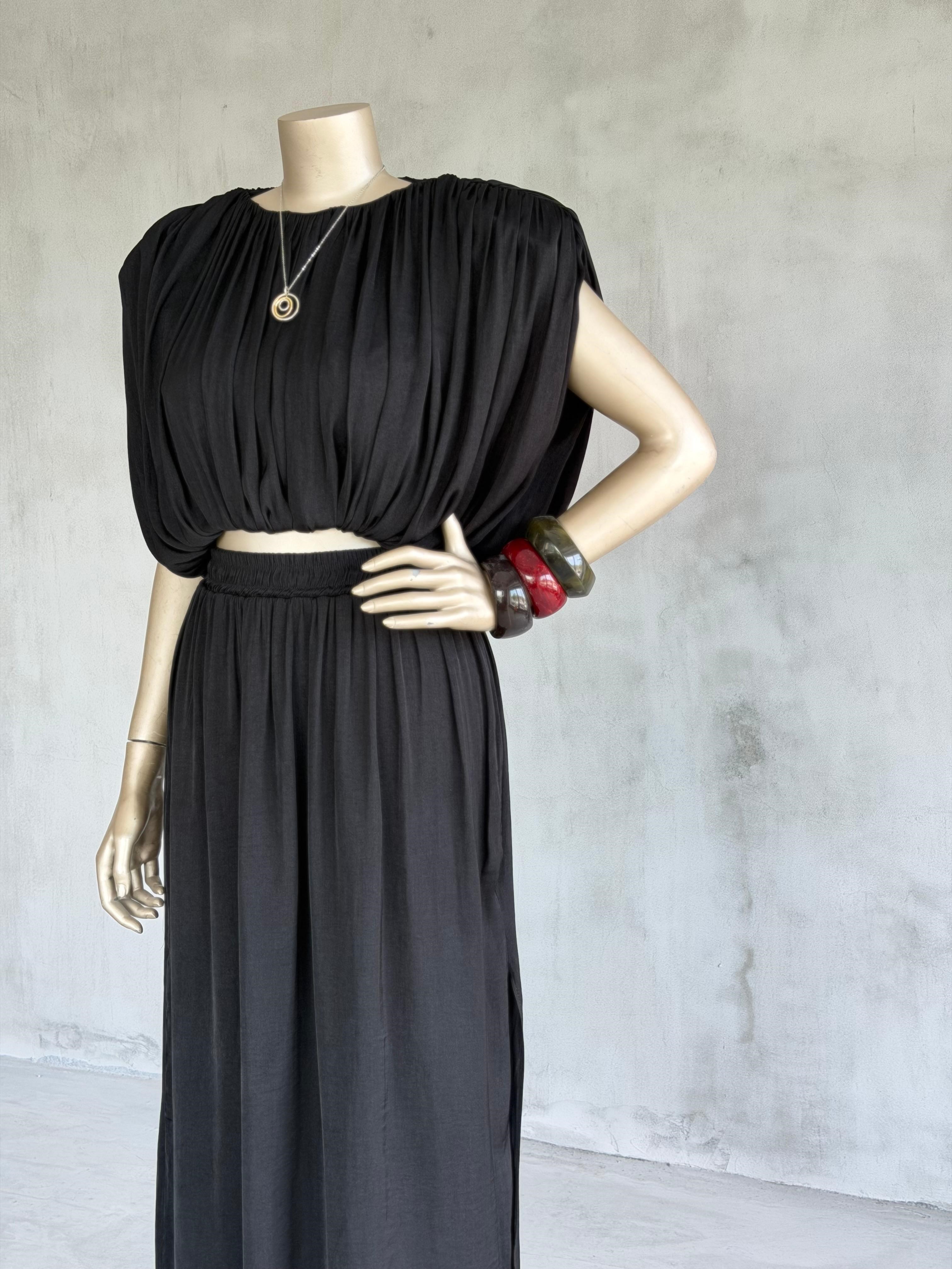 Tasarım Vatkalı Drape Bluz Yırtmaçlı Etek Takım (Siyah)