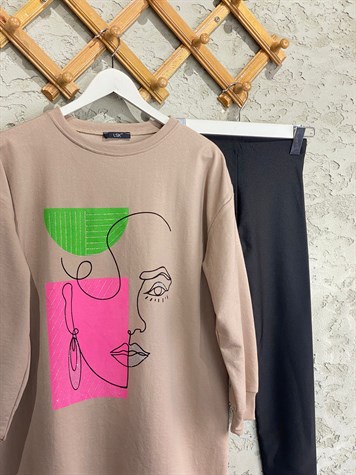 	Minimal Yüz Çizgili Ren Bloklu Tunik Sweat (Kahve)