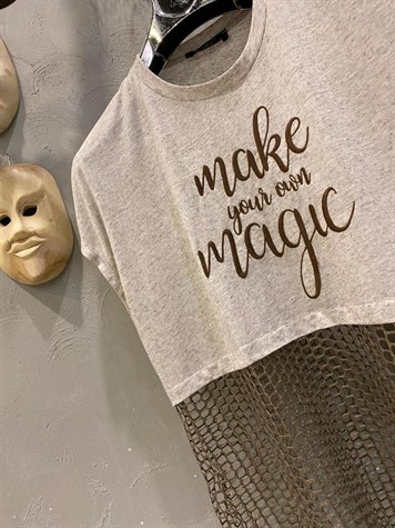 Altı File Detaylı Yazıları Nakışlı Tshirt