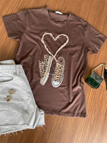 Ayakkabı Desenli İnci İşlemeli Tshirt (Kahve)