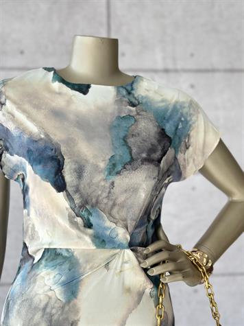 Batik Desen Geçişli Saten Büzgü Detaylı Elbise (Mavi)