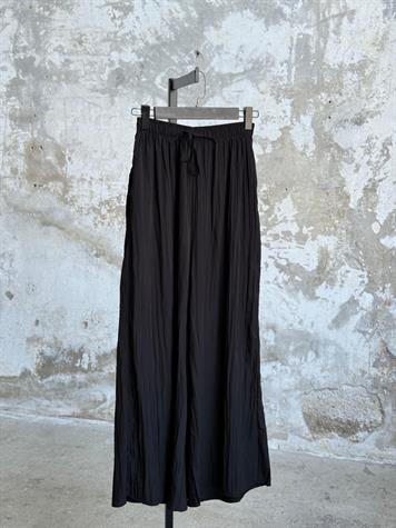 Belden Bağlama Detaylı Kırışık Pantolon (Siyah)