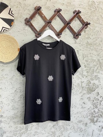 Bisiklet Yaka Kristal Taşlı Çiçek Detay Tshirt (Siyah)