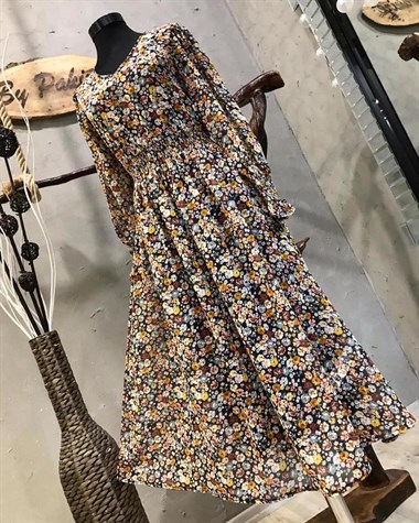 Çiçek Desenli Şifon Kumaş Midi Elbise