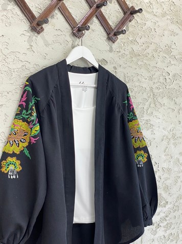 Çiçek İşlemeli Keten Kimono (Siyah)