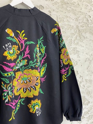 Çiçek İşlemeli Keten Kimono (Siyah)