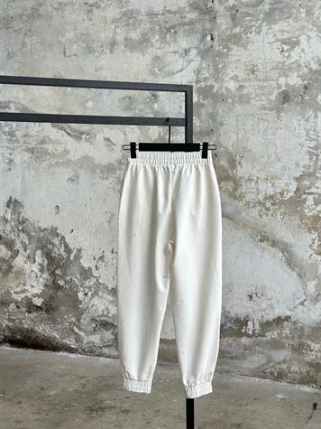 Çıtçıt Detaylı Paça Lastikli Pantolon (Beyaz)
