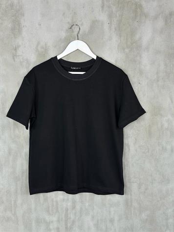 Dekoratif Dikişli Bisiklet Yaka Tshirt (Siyah)