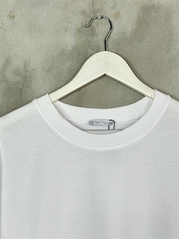 Dekoratif Dikişli Bisiklet Yaka Tshirt (Beyaz)