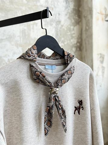 Fular Aksesuarlı Nakışlı Oversize Sweatshirt (Bej)