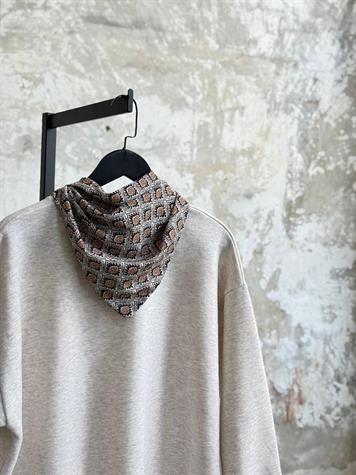 Fular Aksesuarlı Nakışlı Oversize Sweatshirt (Bej)