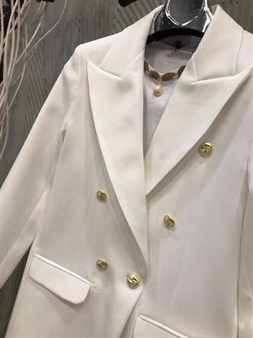 Gold Düğmeli Blazer Ceket (BEYAZ)