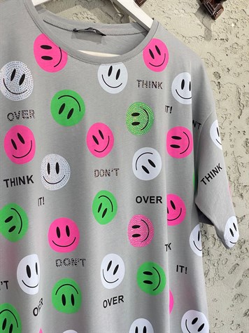 Gülen Emojili Taşlı Tshirt (Gri)