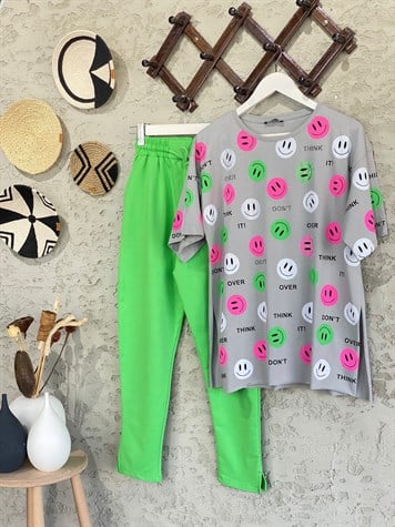 Gülen Emojili Taşlı Tshirt (Gri)