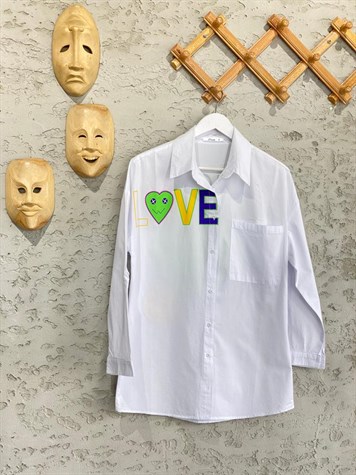 Gülen Kalp Detay Sırtı Emoji Poplin Gömlek