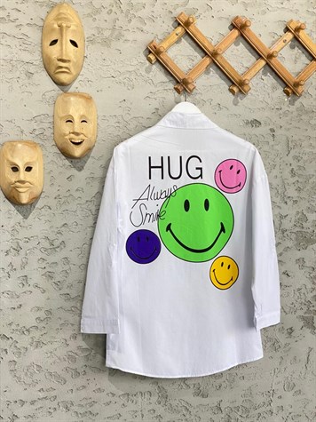 Gülen Kalp Detay Sırtı Emoji Poplin Gömlek