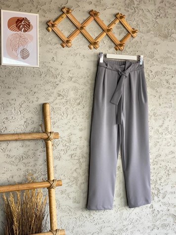 Havuç Kesim Belden Kuşaklı Pantolon (Gri)