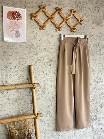Havuç Kesim Belden Kuşaklı Pantolon (Vizon)