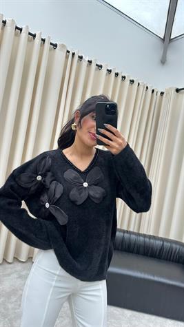 İnci Taş İşçilikli Akordiyon Çiçekli Angora Kazak (Siyah)