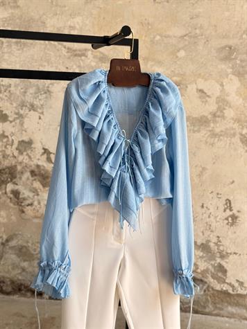 İthal Kumaş Fırfırlı Bağcık Detaylı Gömlek (Bebe Mavisi)