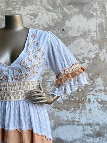 İthal Kumuşa İspanyol Kol İnci İşlemeli Elbise (Beyaz)