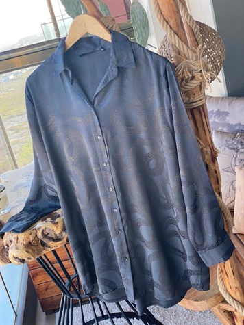 Jakarlı Oversize Kesim Pamuk Saten Kumaş Gömlek