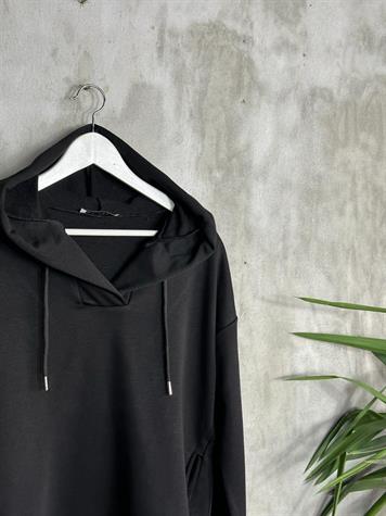 Kapşonlu Oval Kesim Kadın Sweat (Siyah)