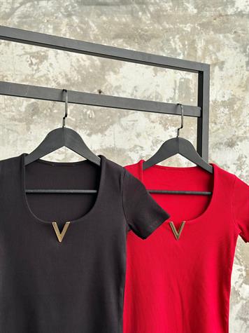 Kare Yaka Gold Detaylı Bluz (Siyah/Kırmızı)