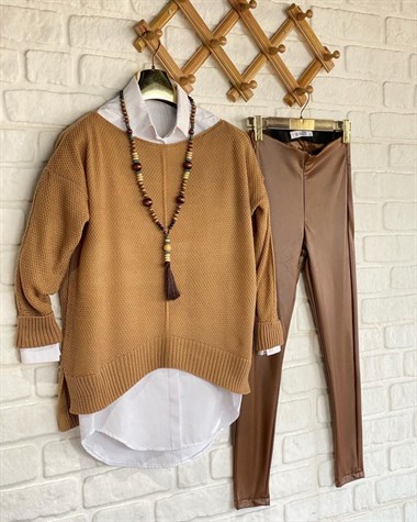 Kayık Yaka Triko Kazak (Camel)
