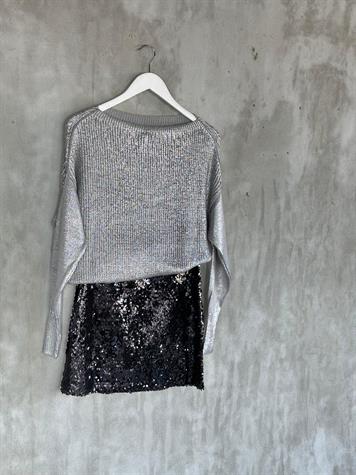 Kayık Yaka Varak Kaplamalı Triko Kazak (Gümüş)