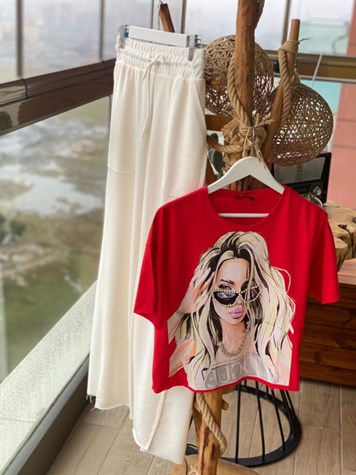 Kız Baskılı Kristal Taş İşçilikli Tshirt (KIRMIZI)