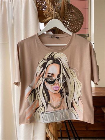 Kız Baskılı Kristal Taş İşçilikli Tshirt  (BEJ)