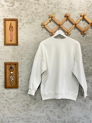 Koldan Şerit Zincir Detaylı Şardonlu Sweat (Beyaz)