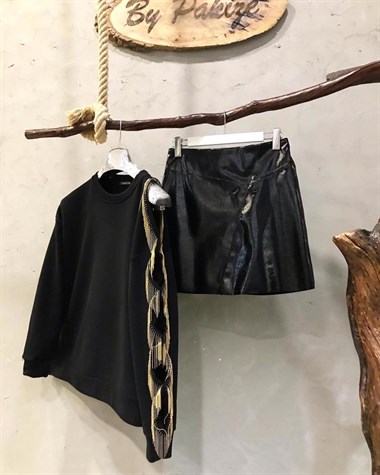 Kolu Zincir Detaylı Sweatshirt